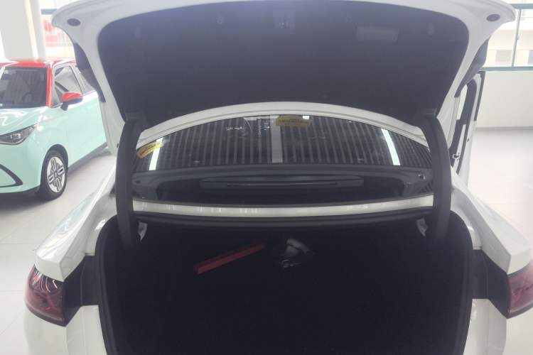 Used BYD Qin L 2025 DM-i Smart Drive 120KM Superior Model
