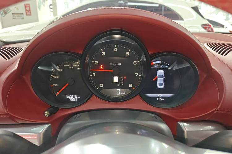 Used Porsche 718 2016 Cayman 2.0T
