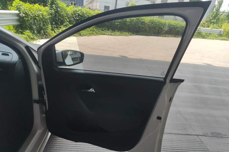 Used Volkswagen Polo 2018 1.5L Automatic Advanced Driving Model
