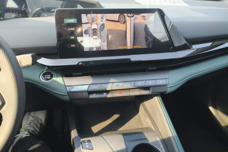 Used Changan UNI-V iDD 2024 Blue Whale Smart Electric iDD 136km Smart & Fun Model
