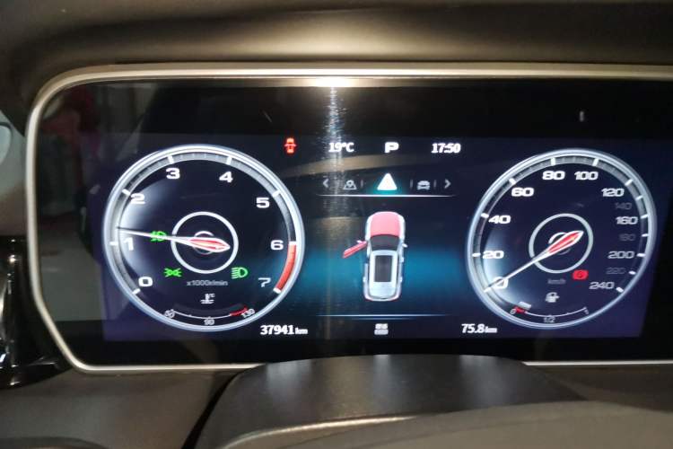 Used Hongqi HS5 2022 Revised Version 2.0T Smart Connect Flagship Edition
