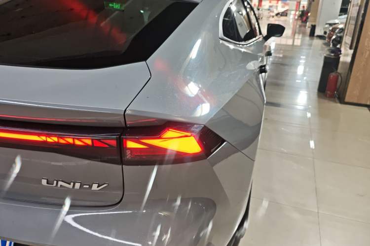 Used Changan UNI-V 2022 1.5T Excellence Model
