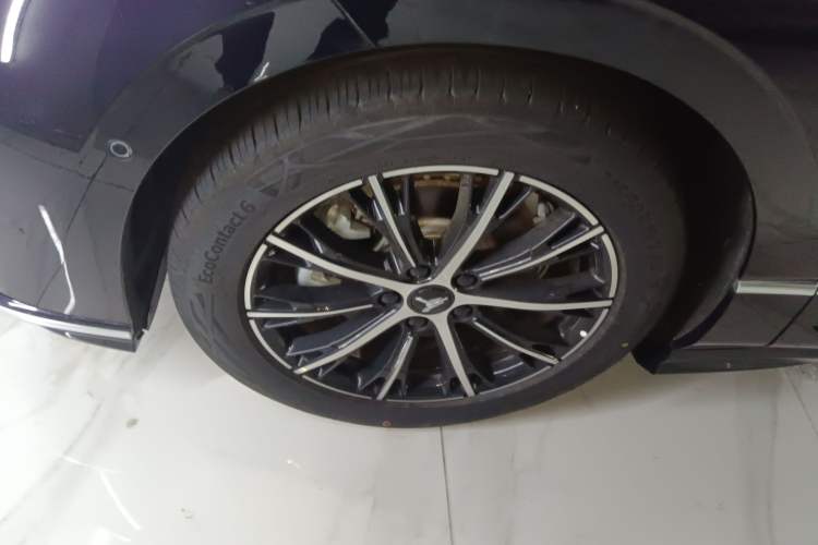 Used VOYAH PASSION 2024 PHEV Four-Wheel Drive Ultra-Long Range Executive Edition
