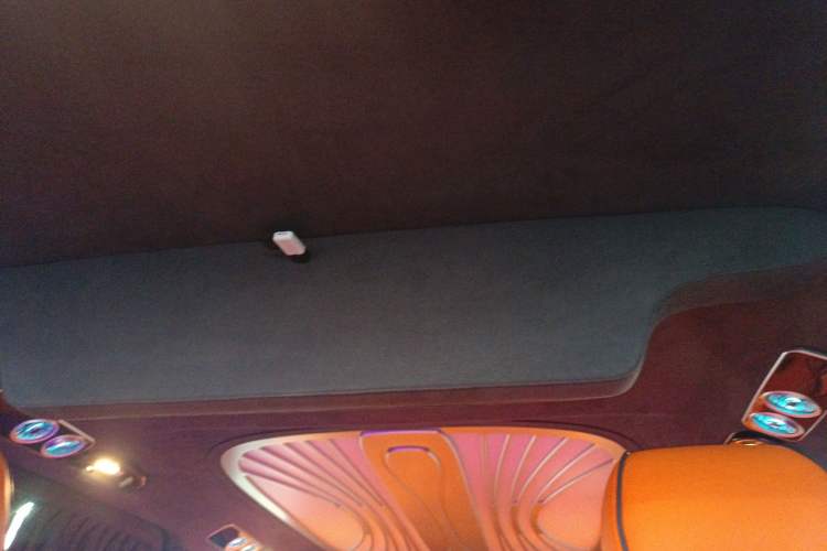 Used Mercedes-Benz Vito 2023 2.0T Elite Version 7 Seats
