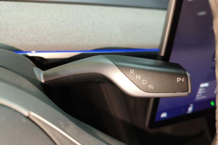 Used Tesla Model Y 2023 Long-Range All-Wheel-Drive Version
