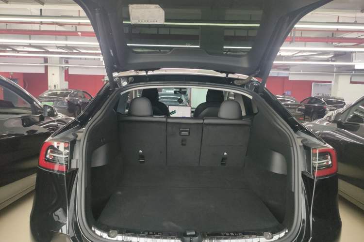 Used Tesla Model Y 2021 Long-Range All-Wheel-Drive Version 3D7
