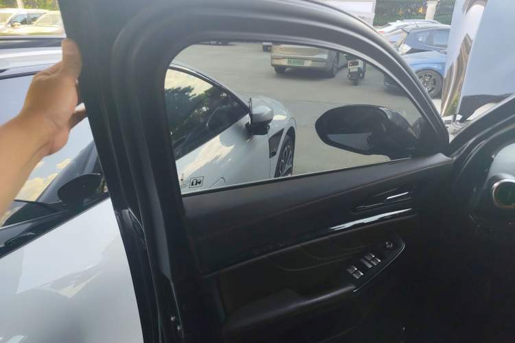 Used Wey VV5 2019 1.5T Two-Wheel Drive Color Pioneer
