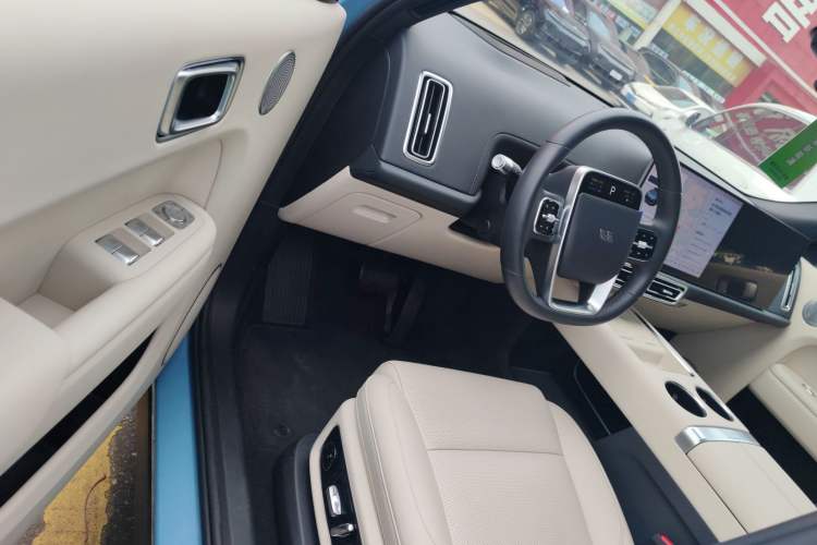 Used Li Auto L8 2024 Ultra Model
