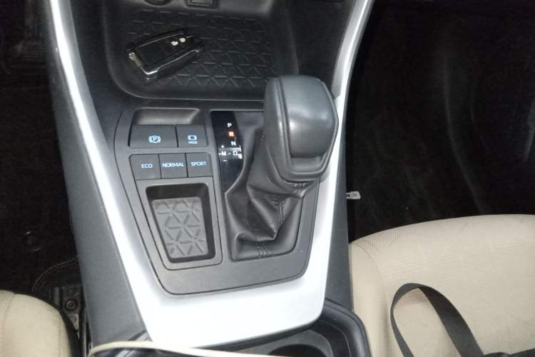 Used Toyota RAV4 2020 2.0L CVT Two-Wheel Drive Fashion Edition
