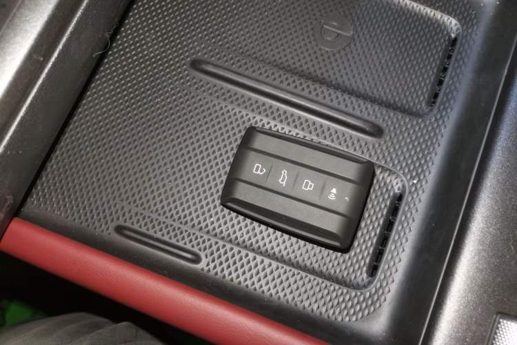 Used Tank 300 2025 2.0T Conqueror