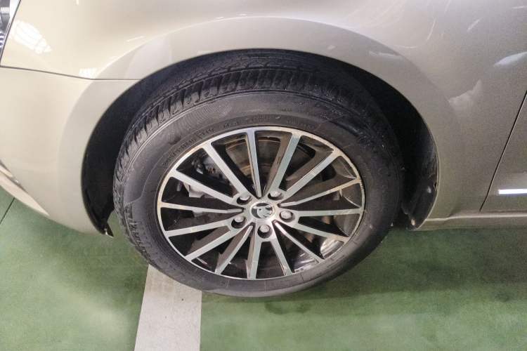 Used Skoda Octavia 2019 1.5L Automatic SmartDrive Comfort Edition China VI Standard