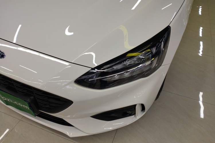 Used Ford Focus 2021 Hatchback EcoBoost 180 Automatic Titanium Edition
