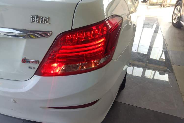 Used BYD Surui 2015 Revised Version 1.5L Automatic Luxury Edition
