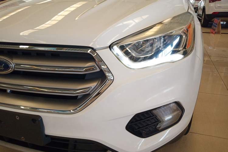 Used Ford Kuga 2018 EcoBoost 180 Two-Wheel-Drive Platinum Edition
