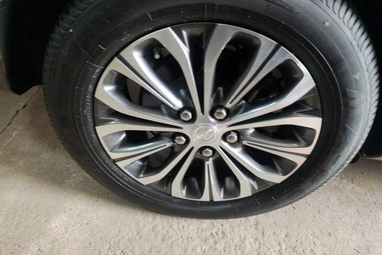 Used Buick GL8 2021 Land Cruiser Executive Class 652T Luxury Model
