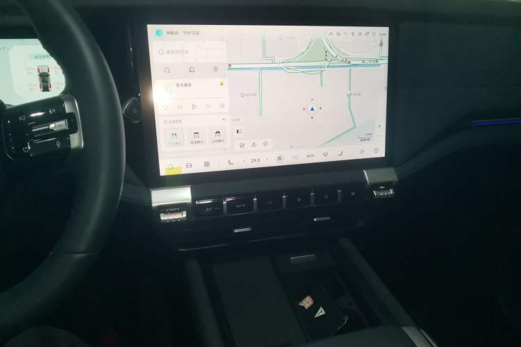 Used  G318 2024 Four-Wheel-Drive Air Suspension Model