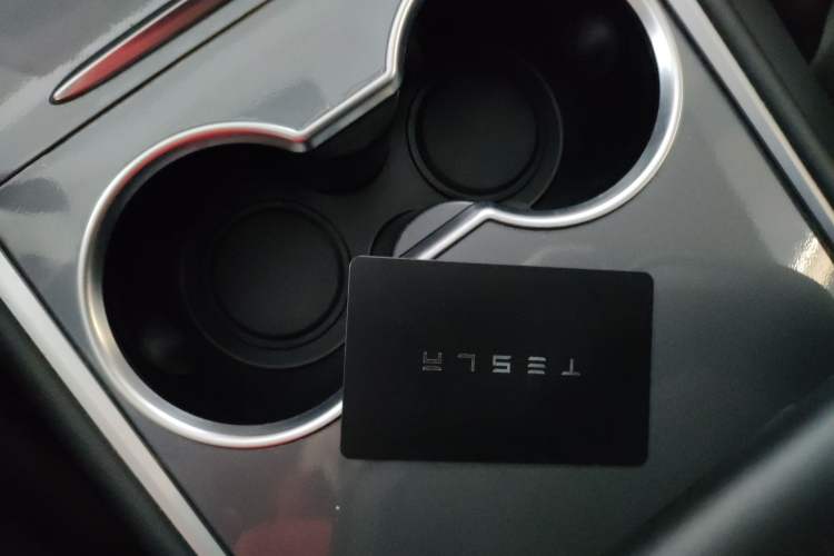 Used Tesla Model Y 2023 Long-Range All-Wheel-Drive Version
