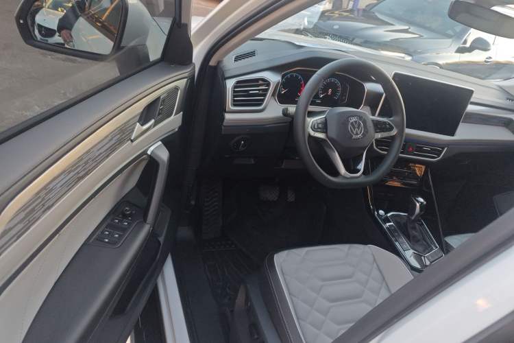 Used Volkswagen Tayron 2023 330TSI Two-Wheel-Drive R-Line High-Energy Version
