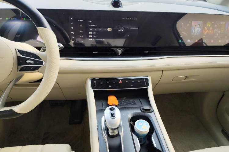 Used VOYAH Dream 2024 PHEV Extended-Range Premium Edition
