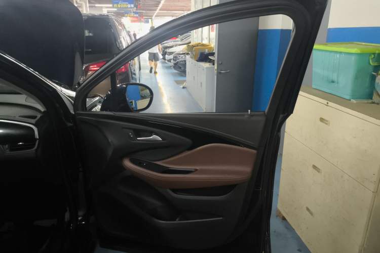 Used Buick Envision 2020 20T Two-Wheel Drive Luxury Model
