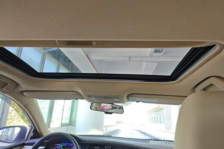 Used Toyota Corolla 2016 Dual-Engine 1.8L E-CVT Elite Edition
