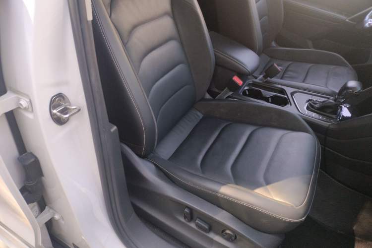 Used Volkswagen Tiguan L 2021 330TSI Automatic Two-Wheel Drive R-Line Enhanced Edition
