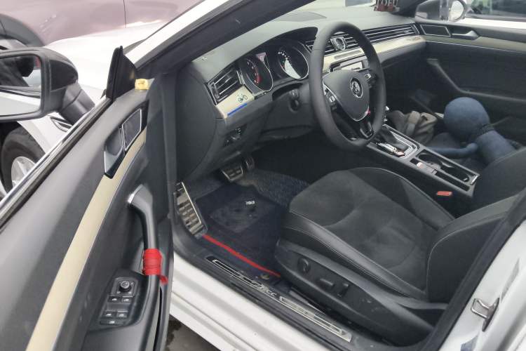 Used Volkswagen FAW-Volkswagen CC 2020 330TSI Huayan Edition China VI Standard
