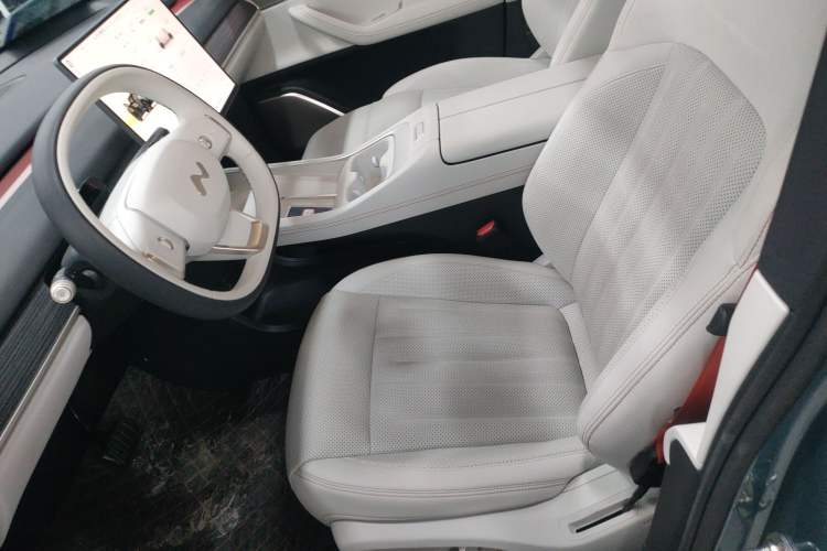 Used ONVO L60 2024 60 kWh Rear-Drive Version
