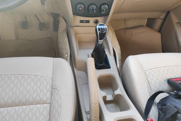 Used Wuling Hongguang 2015 1.5L S1 Standard China V-Emission Standards
