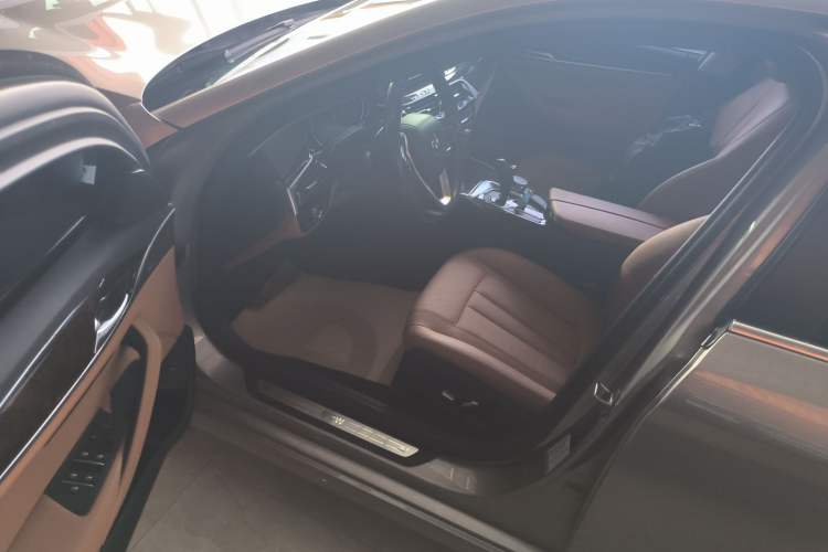 Used BMW 5 Series 2018 528Li Launch Special Edition
