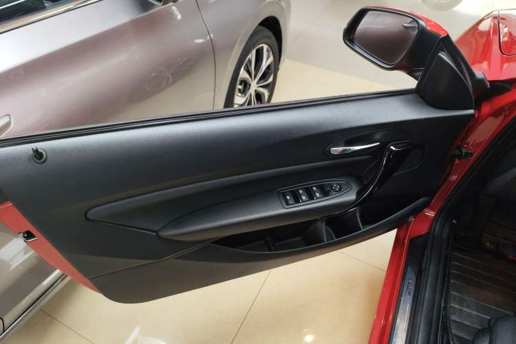 Used BMW 2 Series 2018 220i Convertible Coupe Sports Design Package
