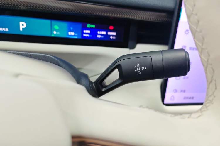 Used Lynk & Co 900 2025 1.5T Ultra
