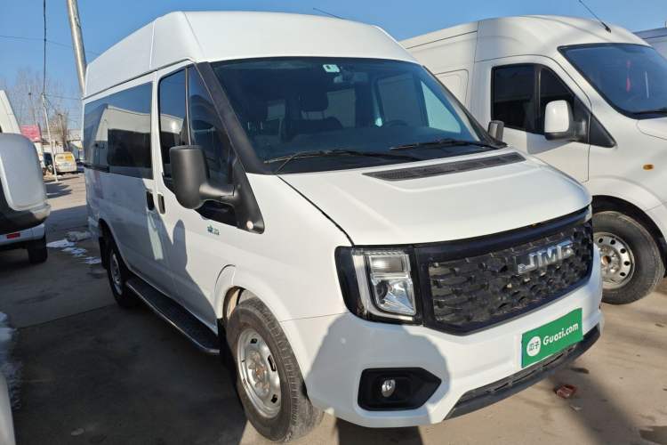 Used JMC Fushun 2023 2.0T Automatic Short-Wheelbase Mid-Top Commercial Multi-Purpose 6-Seater Passenger Vehicle
