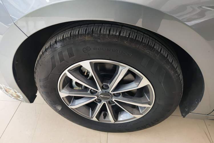 Used BYD Destroyer 05 2024 HONOR Edition DM-i 55KM Luxury Model
