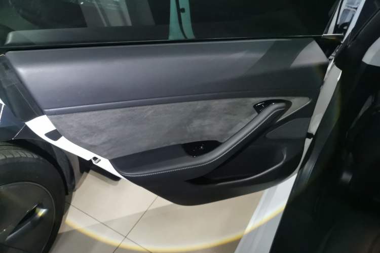 Used Tesla Model 3 2019 Long-Range All-Wheel-Drive Version
