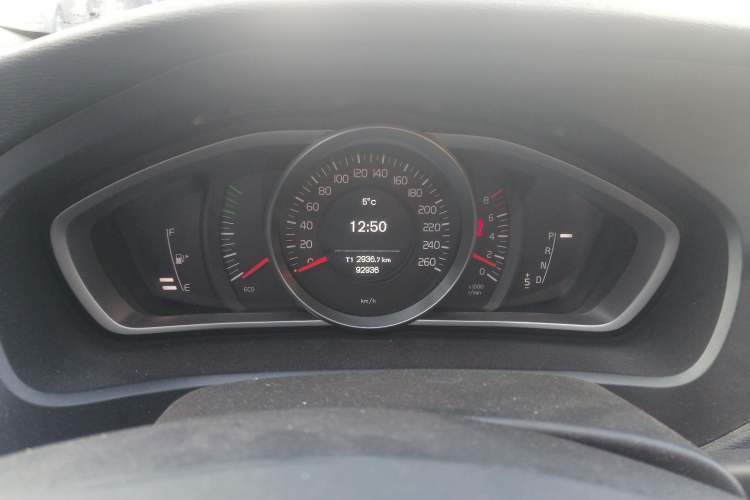 Used Volvo V40 2017 T3 Smart Edition