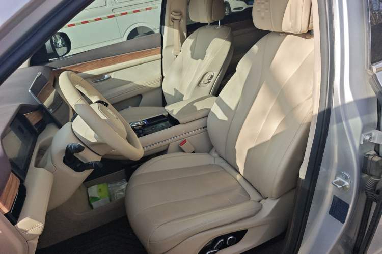 Used Hima AITO M7 2024 1.5T Intelligent Drive 4x4 Max Edition 6 Seats