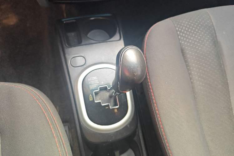 Used Changan CX20 2014 1.4L IMT Sunroof Navigation Version China V Standard