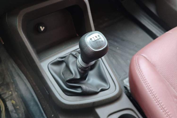 Used Wuling Hongguang V 2022 1.5L Jingqu Edition Electric-Assist LAR
