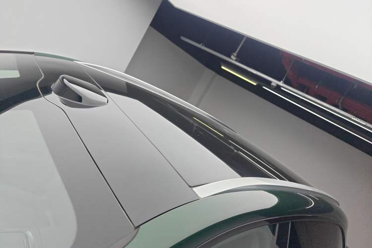 Used Zeekr 7X 2025 100 kWh Long-Range Rear-Wheel Drive with Intelligent Driving Features
