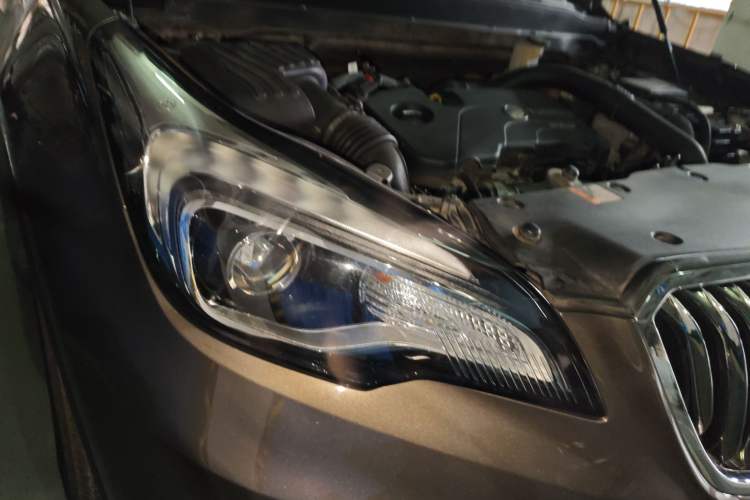 Used Buick Envision 2015 20T Two-Wheel-Drive Elite Model
