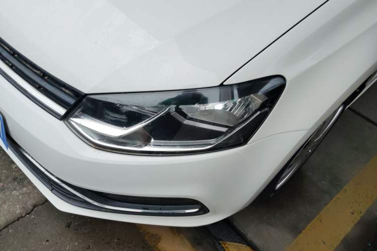 Used Volkswagen Polo 2016 1.6L Automatic Comfort Model
