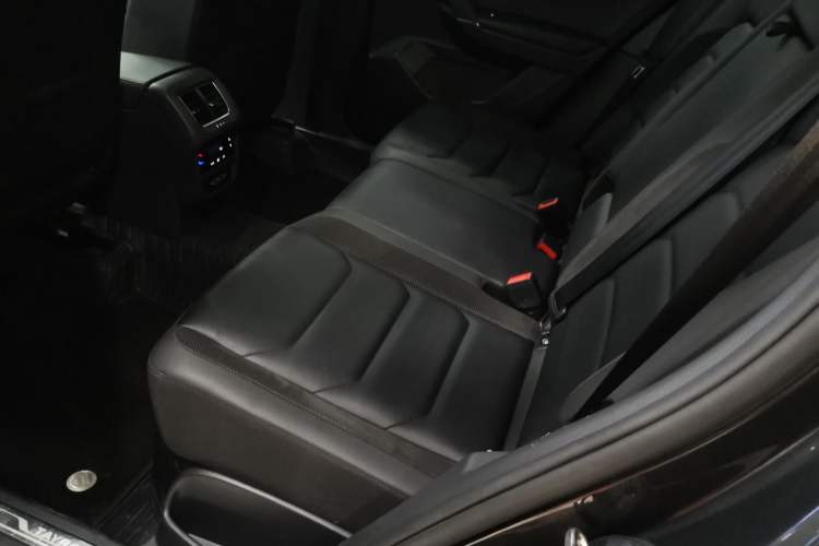 Used Volkswagen Tayron 2020 330TSI Two-Wheel Drive Luxury Smart Connectivity Version
