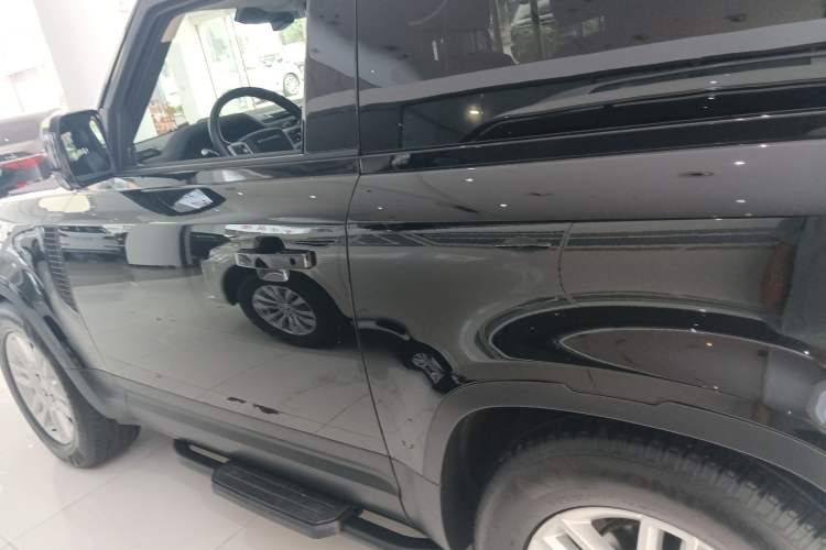 Used Land Rover Defender 2024 90 2.0T P300 S
