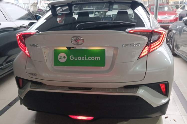 Used Toyota IZOA 2020 2.0L Yichi Version
