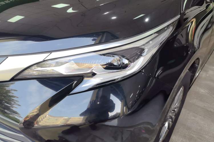 Used Toyota Sienna 2021 2.5L Hybrid Premium Edition