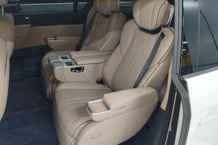 Used XPeng X9 2024 640 All-Wheel Drive High-Performance Max
