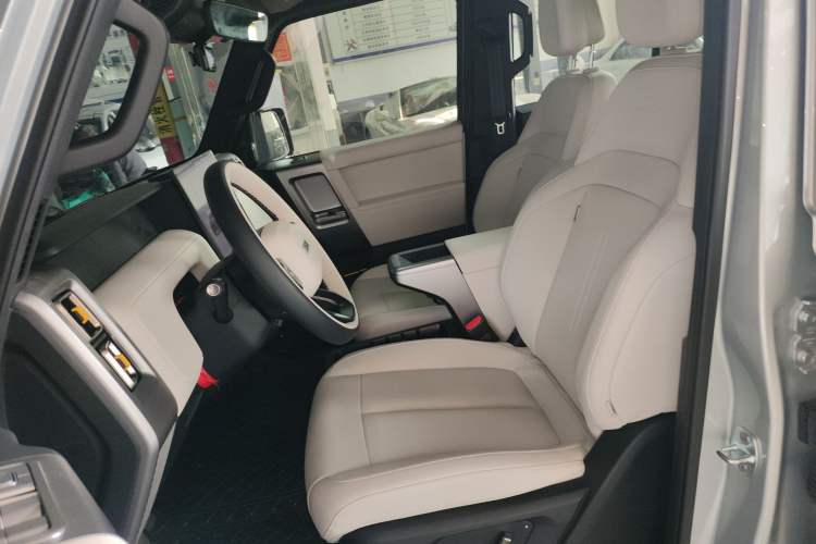 Used  V23 2025 501 Four-Wheel Drive Advanced Version
