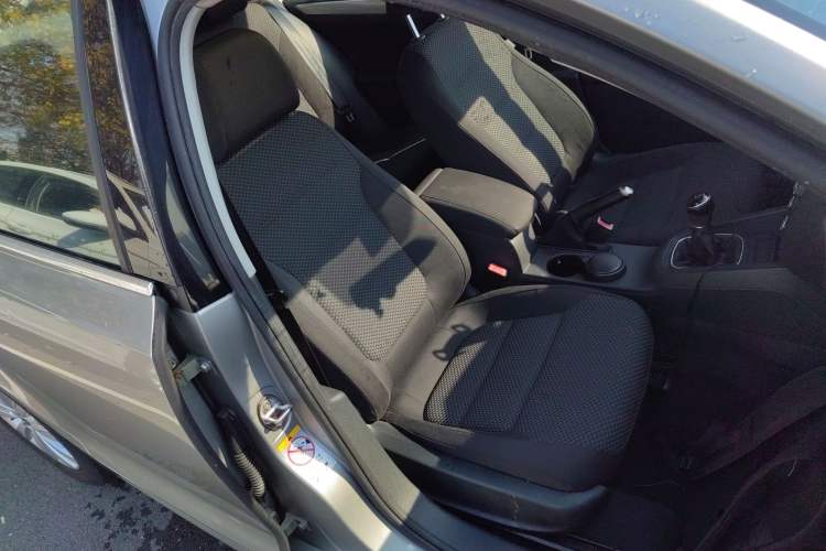 Used Volkswagen Sagitar 2014 Revised Version 1.6L Manual Leading Edition