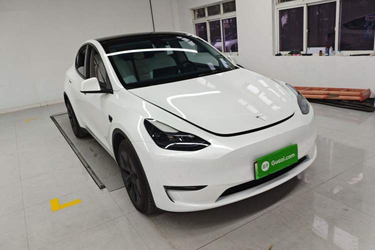 Used Tesla Model Y 2023 Long-Range All-Wheel-Drive Version
